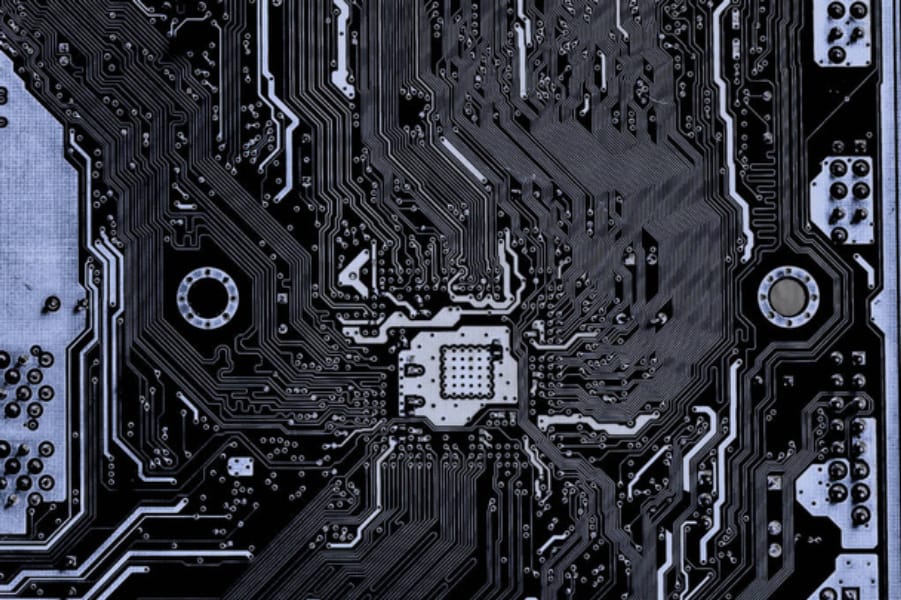 PCB是電路板嗎，pcb板跟電路板一樣嗎？